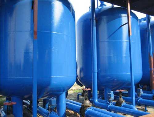 張家口聚脲噴涂 防腐施工用小型噴涂機(jī)可以嗎?(圖1) 油氣儲(chǔ)罐聚脲防腐噴涂施工案例