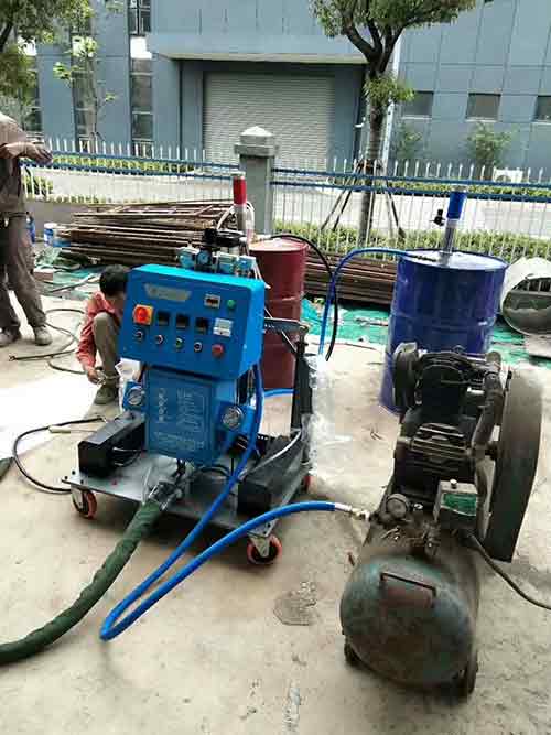 聚氨酯保溫發(fā)泡施工機(jī)械